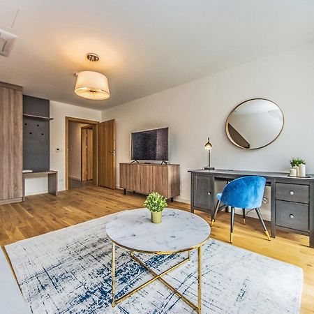Bh Properties, Apartamenty Teatr Wybrzeze Srodmiescie グダニスク エクステリア 写真