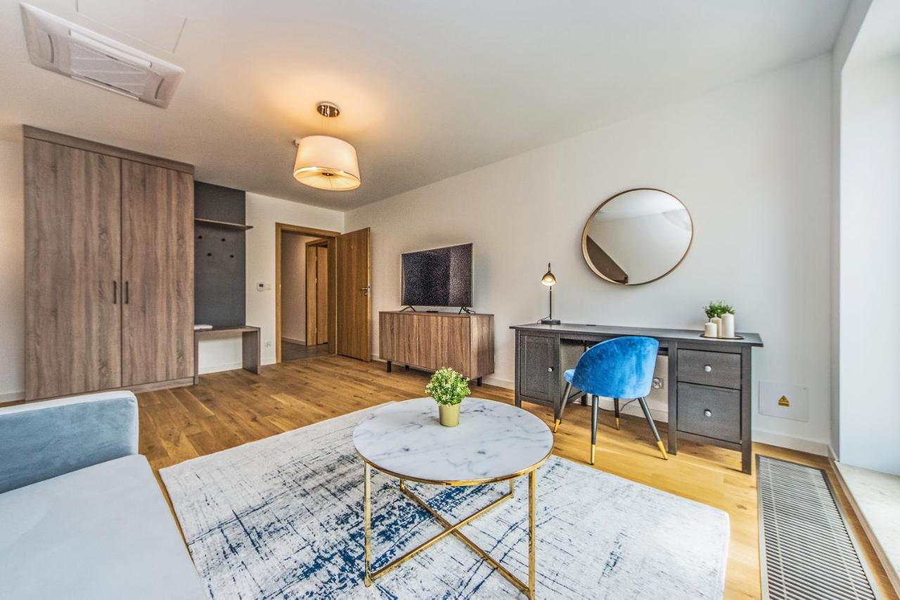 Bh Properties, Apartamenty Teatr Wybrzeze Srodmiescie グダニスク エクステリア 写真